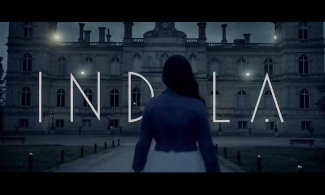 Indila tourner dans le vide перевод. Tourner dans le vide обложка для плейлиста. Tourner dans le vide перевод. Tourner dans le vide рингтон на звонок.