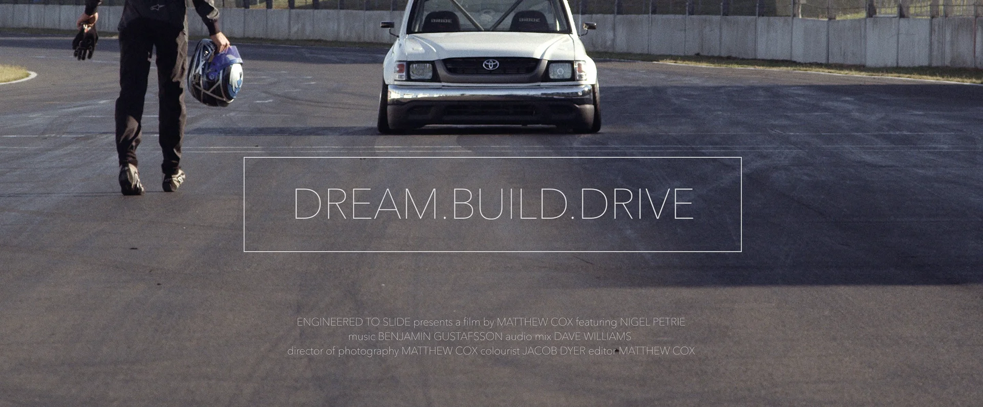 Build dreams машина. Dream & build наклейка. Строй и гоняй. Dream Drive.