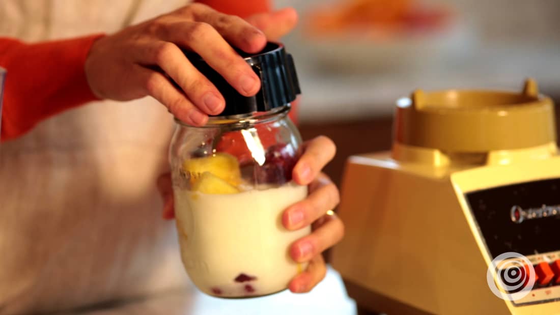 The mason jar blender hack: how to do it and why it works