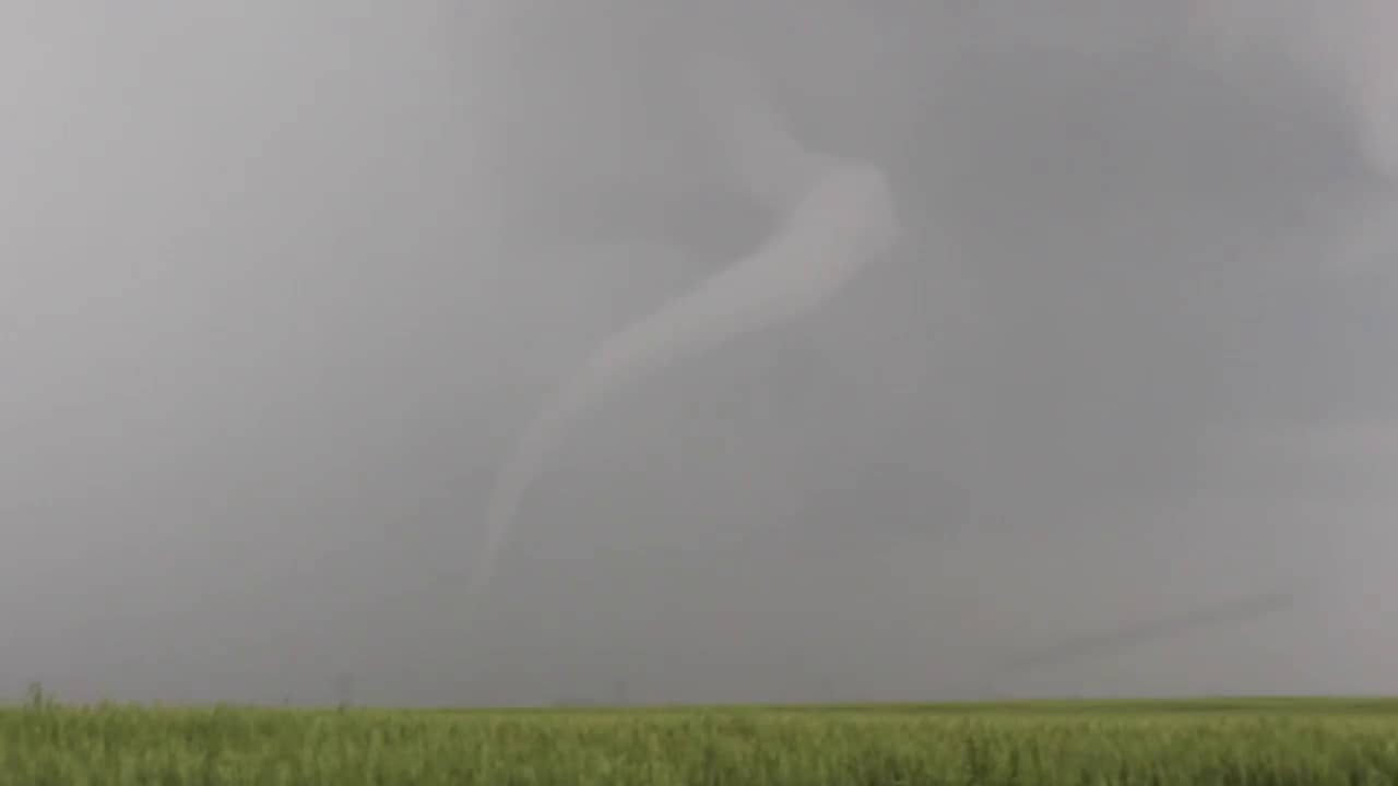 5/19/13 Viola, Kansas Tornadoes on Vimeo