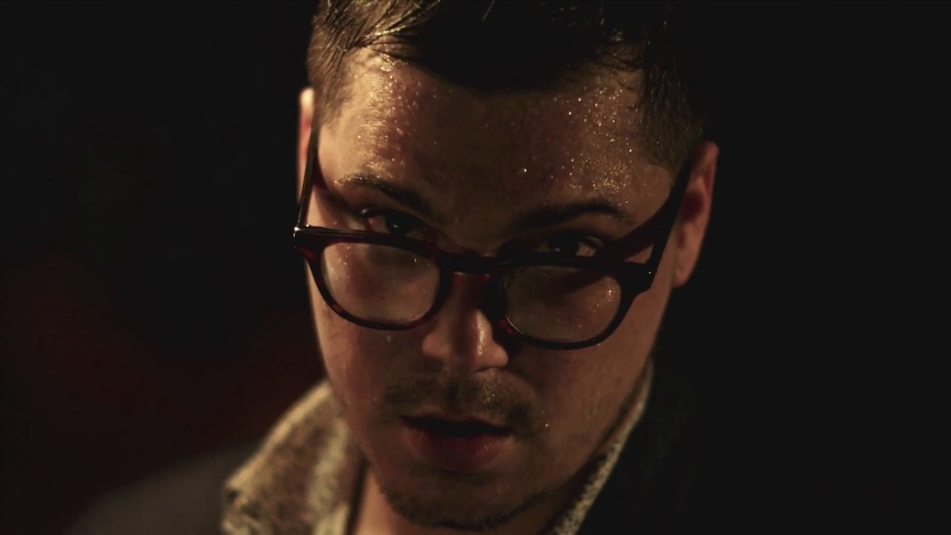 Videoclip "NOT FAR ENOUGH" Watch Out for The Hounds