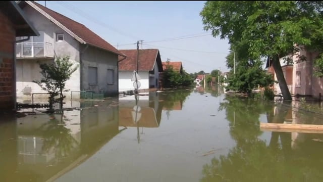 Byer i Bosnien fortsat under vand