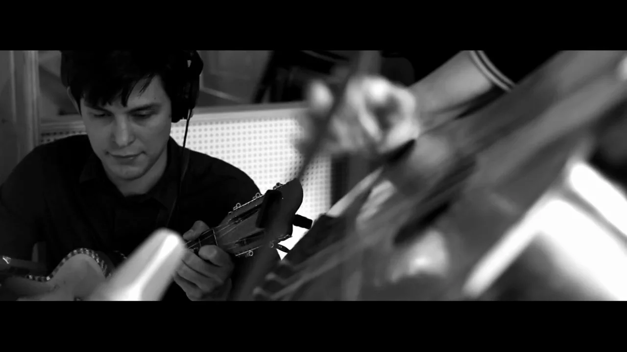 Claroscuro presents \, image size:1280x720