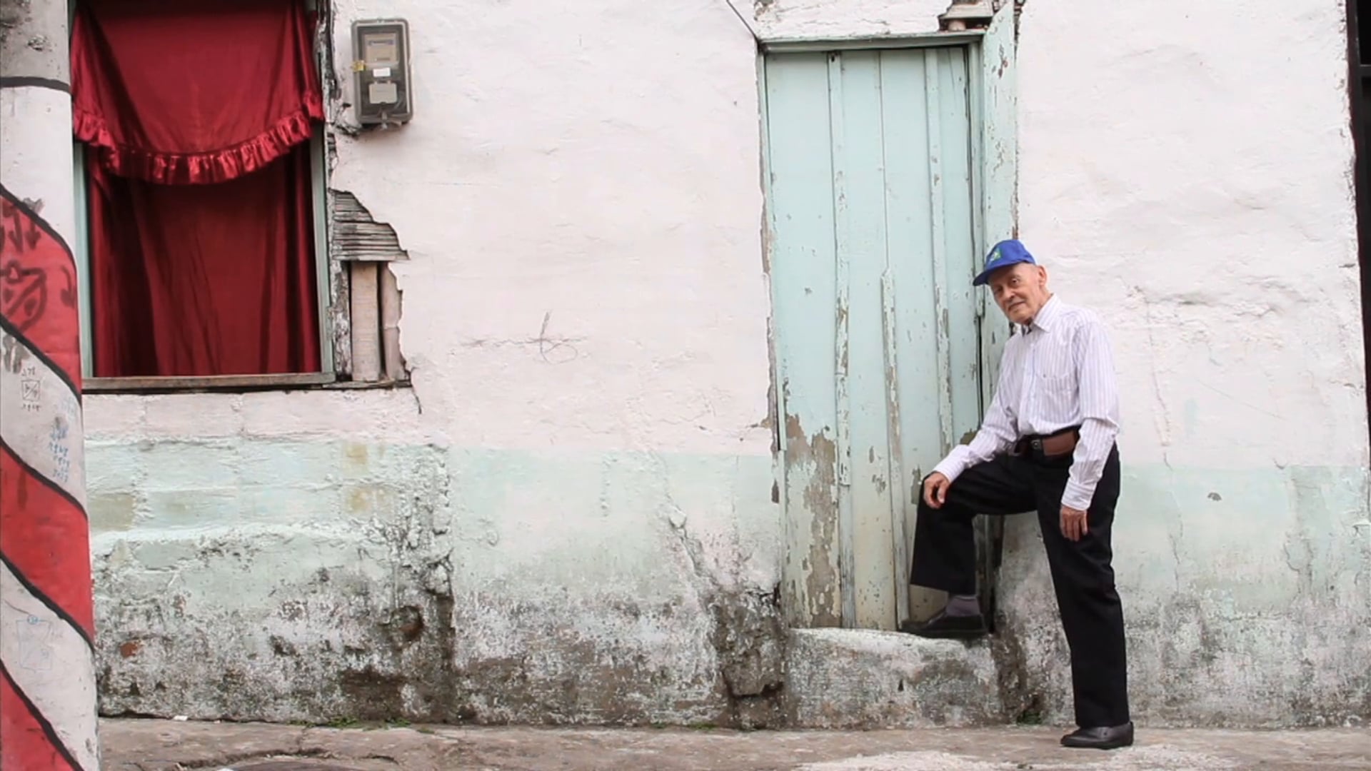 HUMMINGBIRD`S FLAPPING