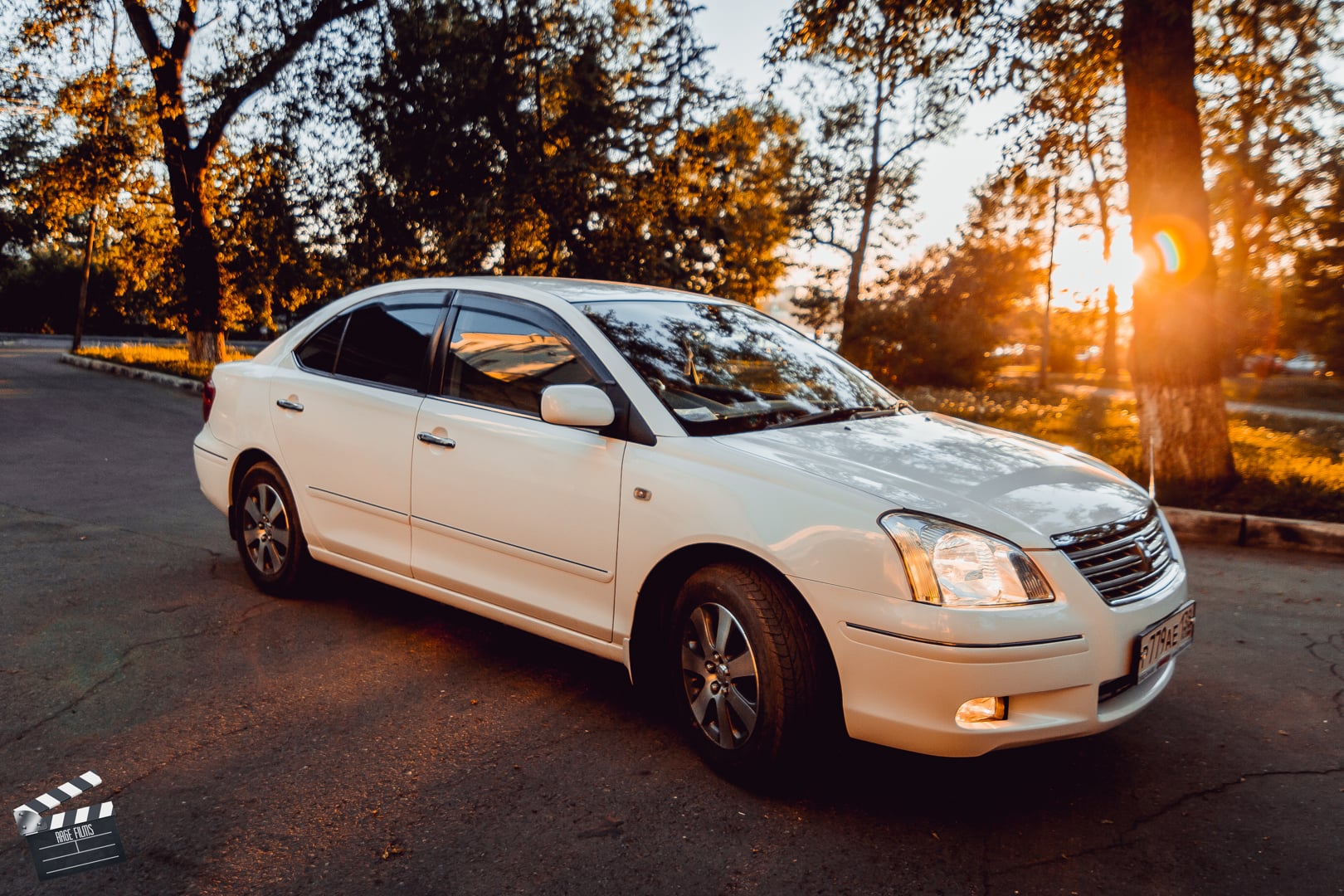 Toyota premio. Тойота Премио nzt240. Toyota Premio 1.5. Мазда Премио. Тойота Премио на белом фоне.