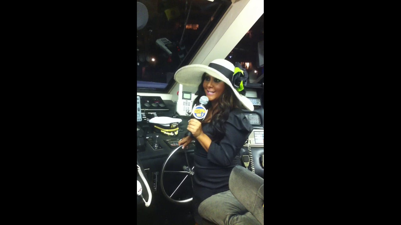 FantaSea Yachts - Snooki - Frownies Party - Live from Dandeana Wheelhouse
