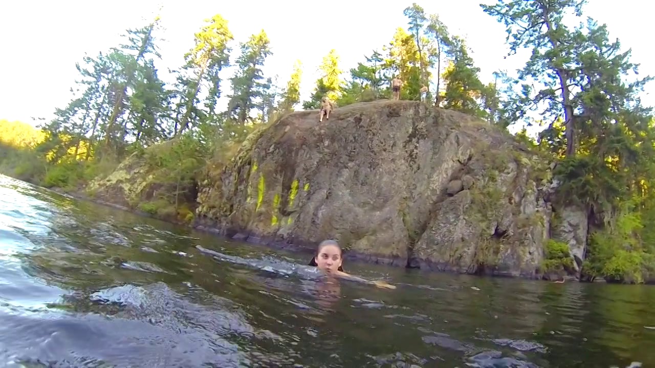 Cliff Jumping at Whistle Lake on Vimeo
