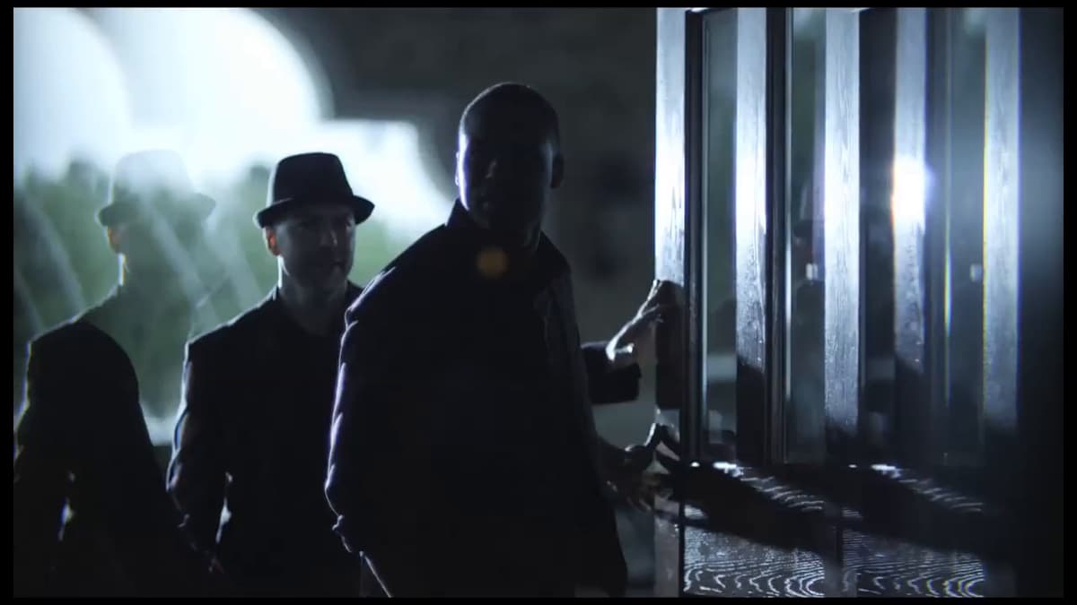 L'AUBERGE CASINO / PLAY LEGENDARY — film still
