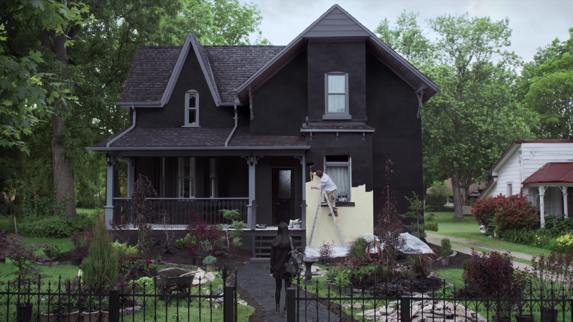 Пригород антонио хаус в америке. Цивилизация дом готов реклама. The black home. Викторианский особняк аддамс. Викторианские особняки сан франциско.