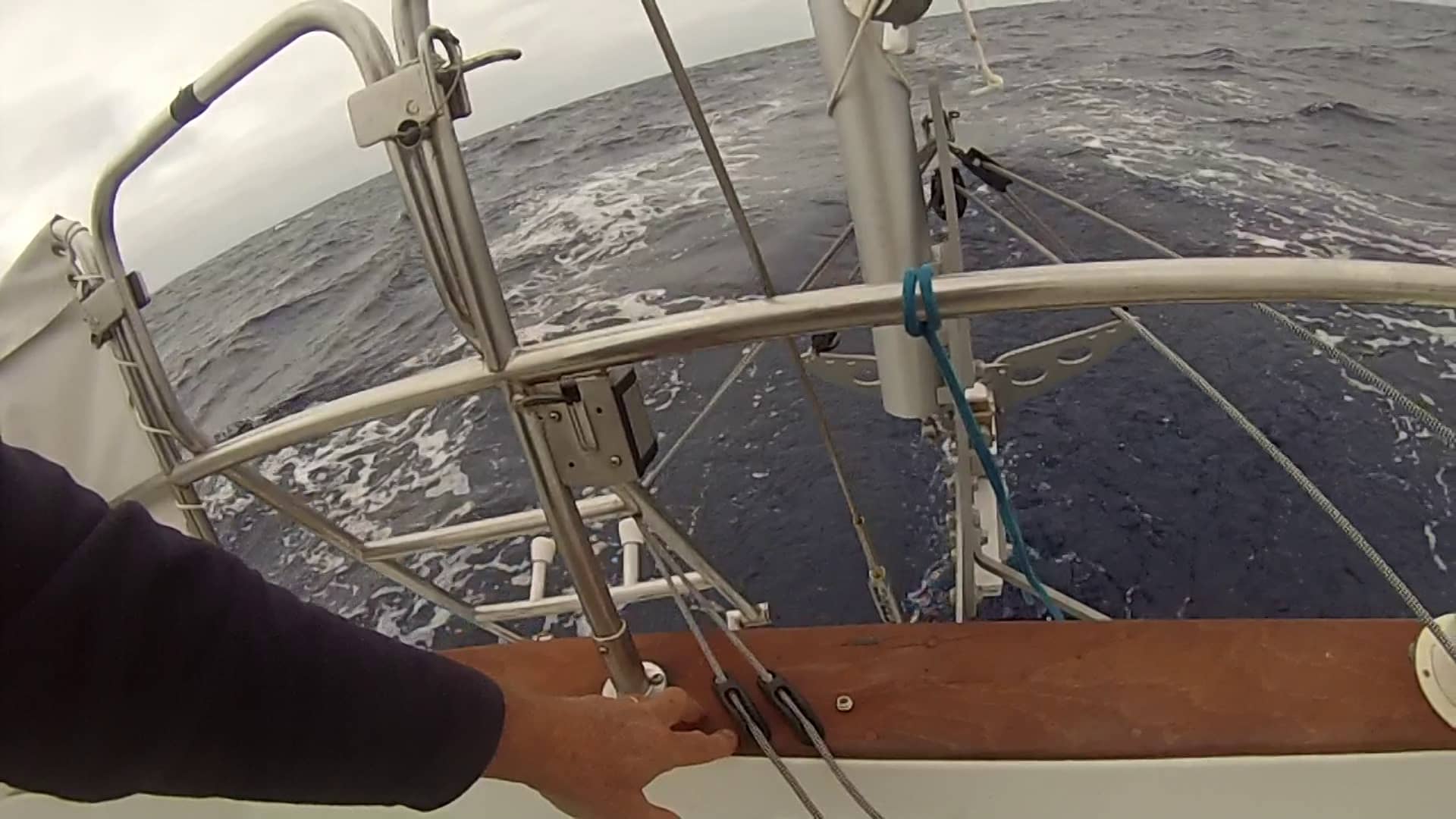 Offshore with the 2014 Sailomat Wind Vane on Vimeo