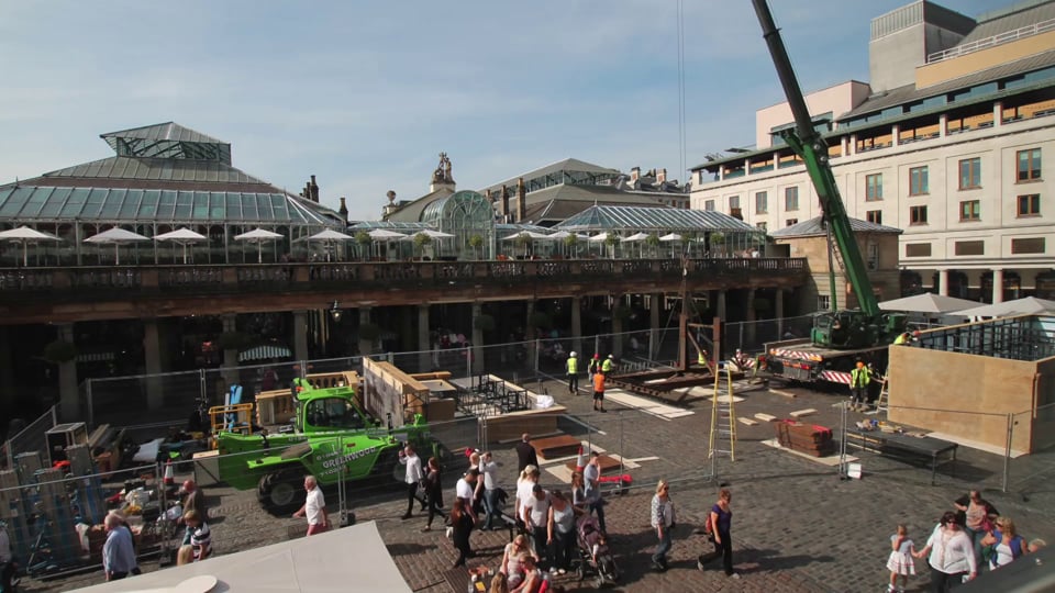 Artist completes 'hovering' Covent Garden market