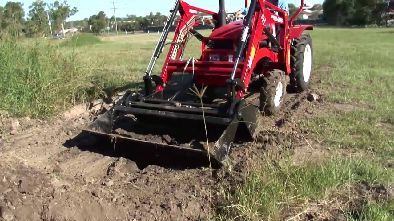 Midway Sales Tractors For Sale Australia Wide on Vimeo