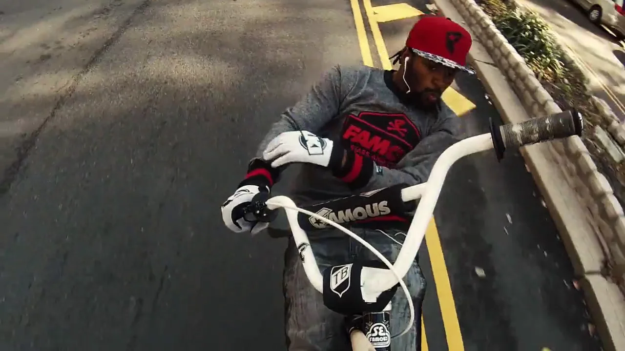travis barker se bike