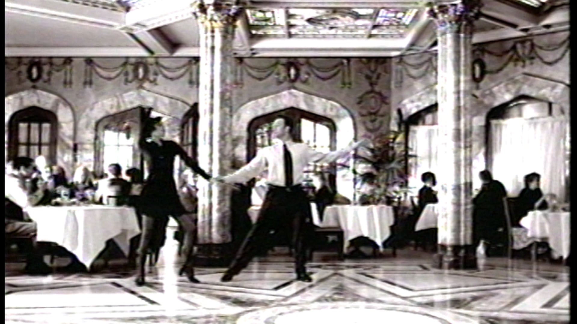 Levi's Slates Mango Tango