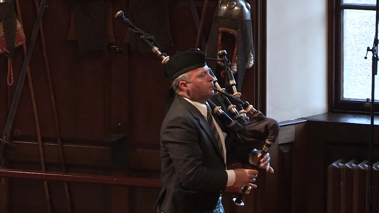 Stuart deals liddell bagpipes