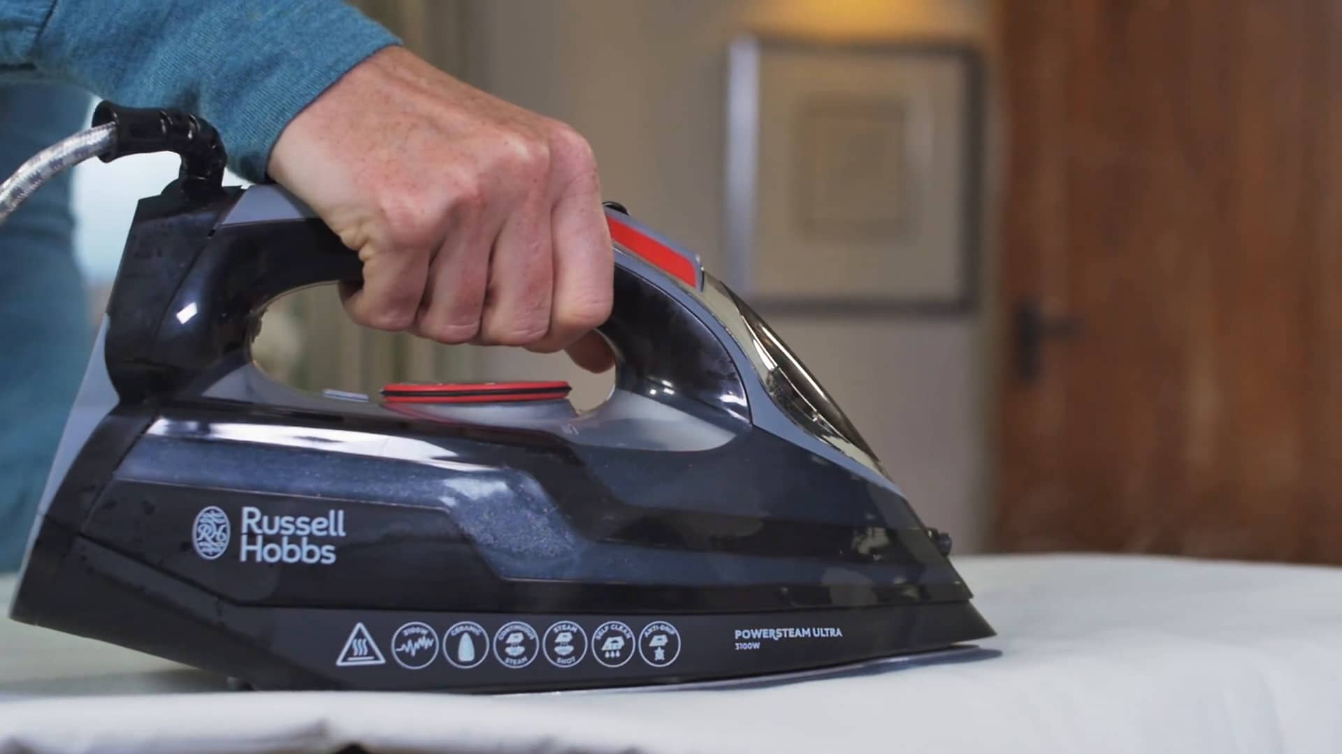 Russell Hobbs DESCALING THE POWERSTEAM ULTRA IRON on Vimeo