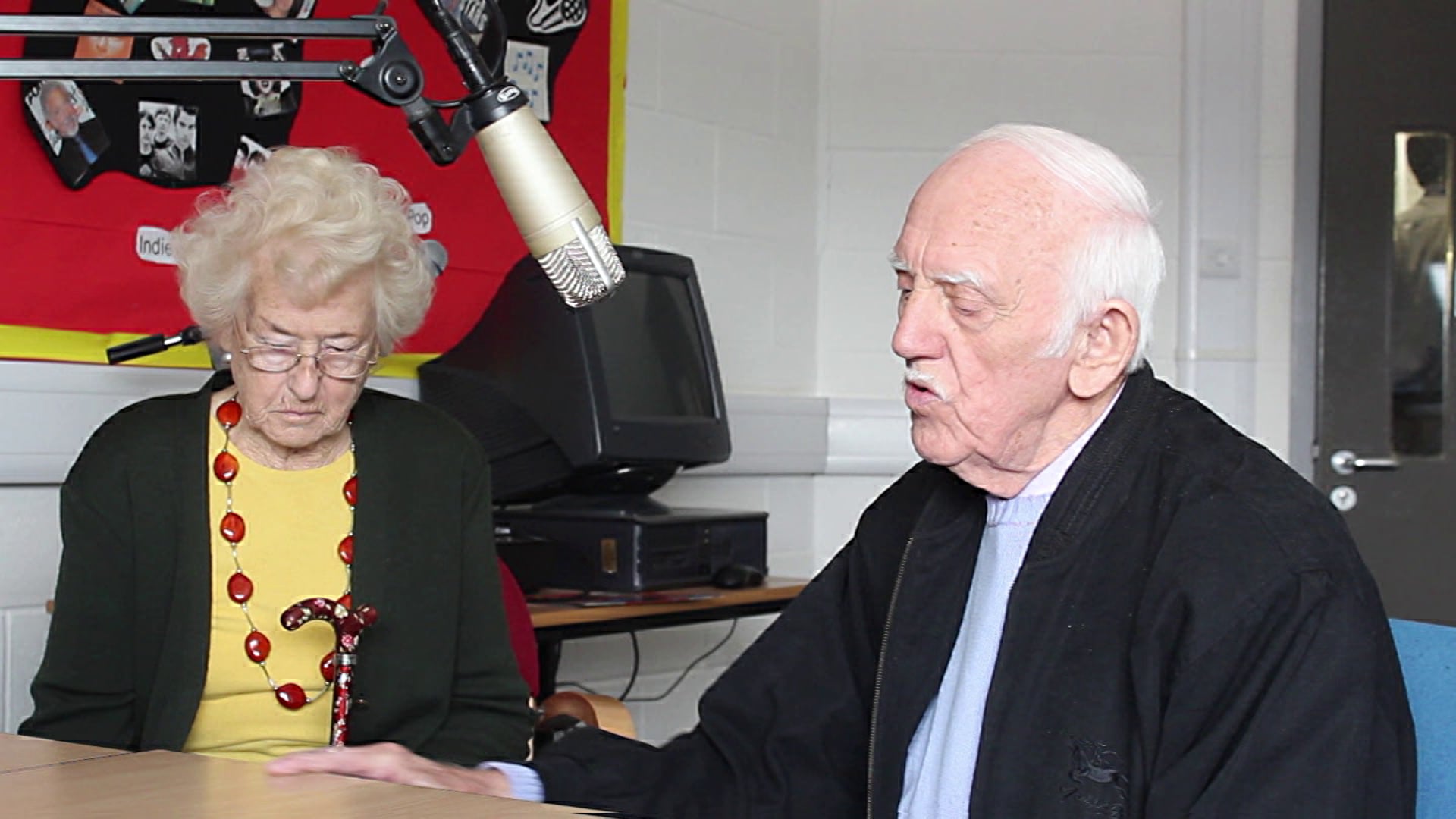 Lewis School Pengam Interview the Great Stan Stennett on Vimeo