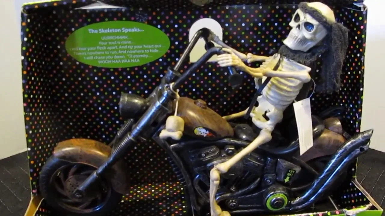 Halloween Horror Cycle Motionette on Vimeo