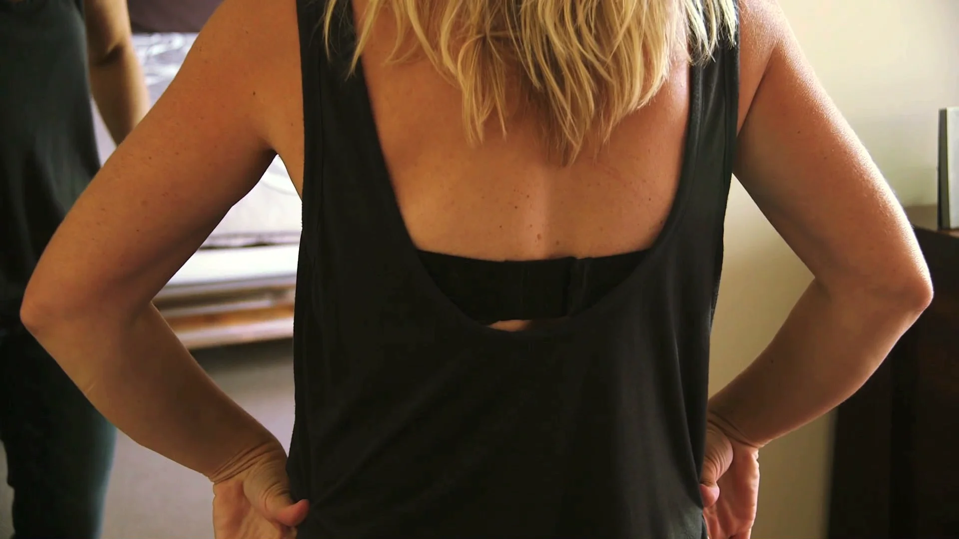How to wear a bra with a low back dress? on Vimeo