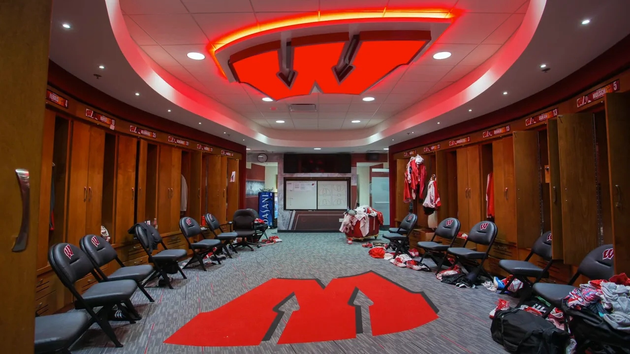 University of Wisconsin Motion W Logo Install on Vimeo