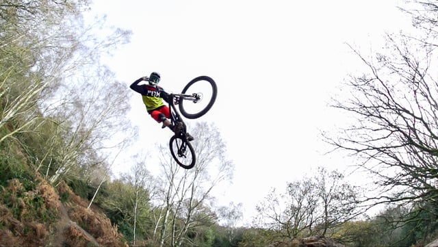 Sam Reynolds enduro-hucking casual business from UR Team