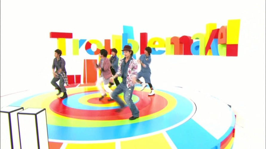 嵐 Troublemaker ポスター 即購入可♪ - メルカリ