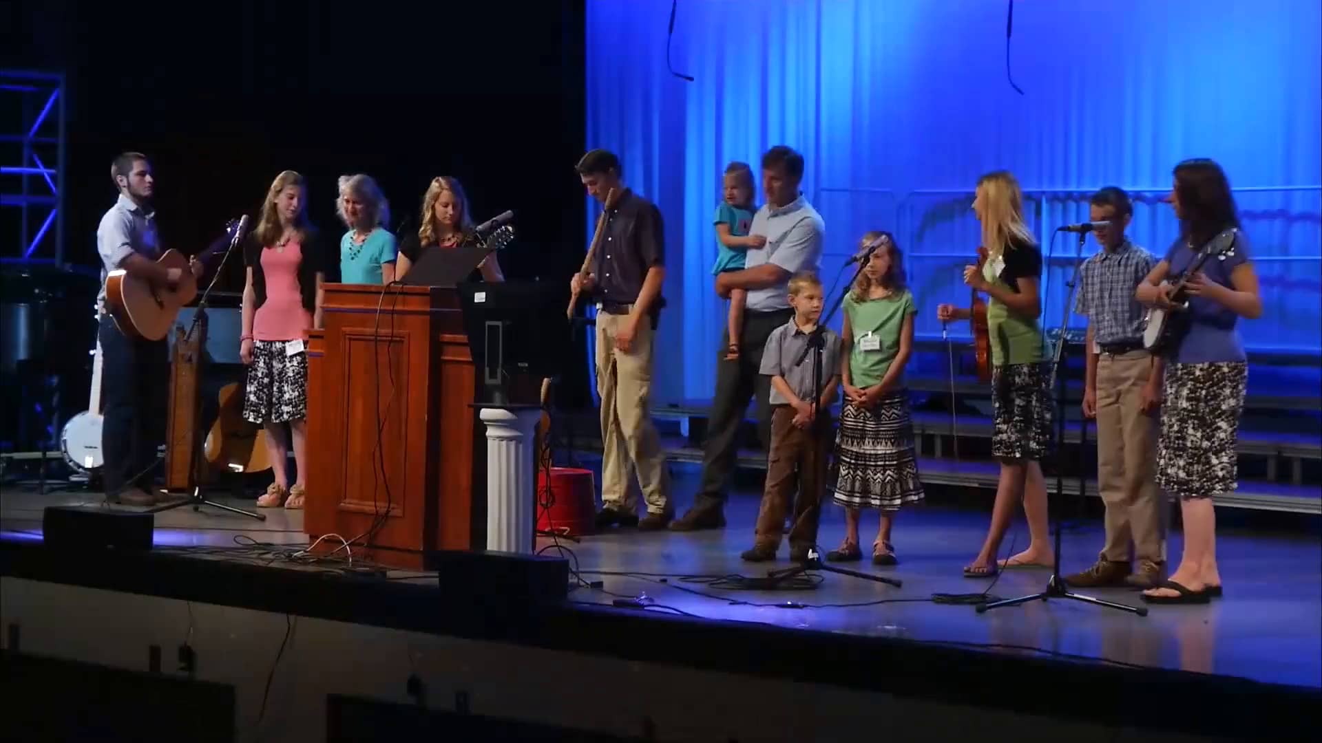 Meggs Family -Glory to His name & At the Cross (with congregational ...