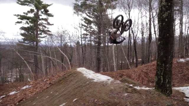 Aaron Chase Gets LES Fat at Highland from Pivot Cycles