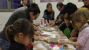 L'Associació Creixem programa de forma periòdica activitats dirigides als infants i les famílies
