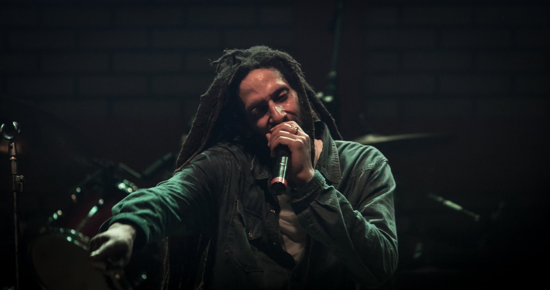 Julian Marley e The Wailers - Revolution