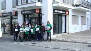 La Plataforma d'Afectats per la Hipoteca protesta a una entitat de l'Escala