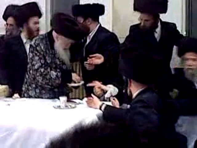 Purim Tish 5769 Admor MiErloy - פורים טיש תשס&quot;ט אדמור מערלוי Part #4