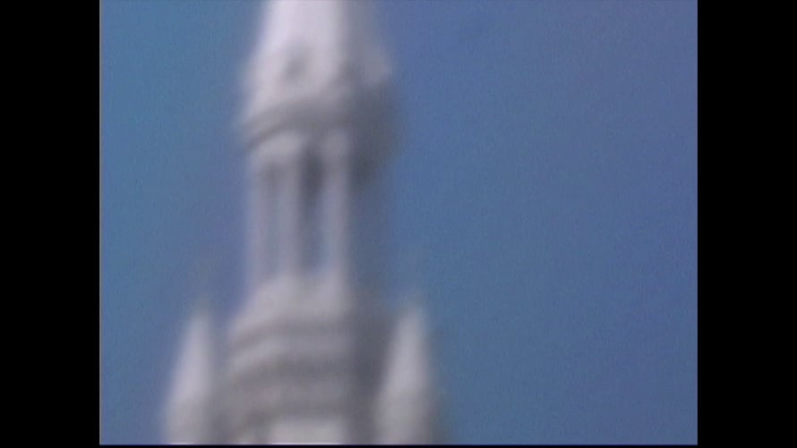 Clear Blue Sky (2006, 4 min., digital video, 4:3, sound, color
