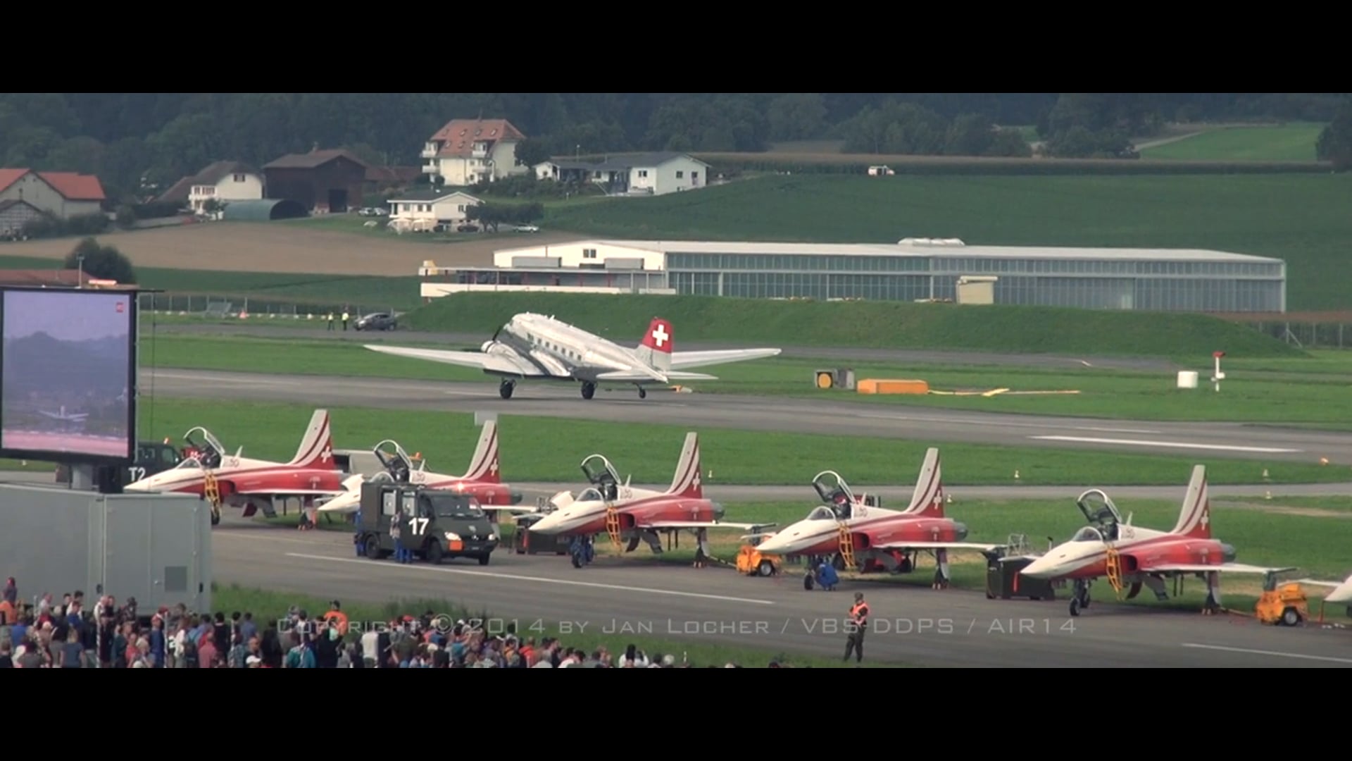The Classic Formation Flying at the AIR14