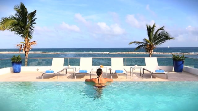 Anguilla - một điểm đến đầy màu sắc và nắm giữ nhiều điều mới lạ. Không chỉ là nơi tuyệt vời để lặn biển và đắm mình trong những khu nghỉ dưỡng hoàng gia, Anguilla còn có những bãi biển tuyệt đẹp, những bức tranh thiên nhiên ngoạn mục và đội ngũ tuyệt vời của Du lịch Anguilla sẽ giúp bạn có một chuyến du lịch không thể nào quên.