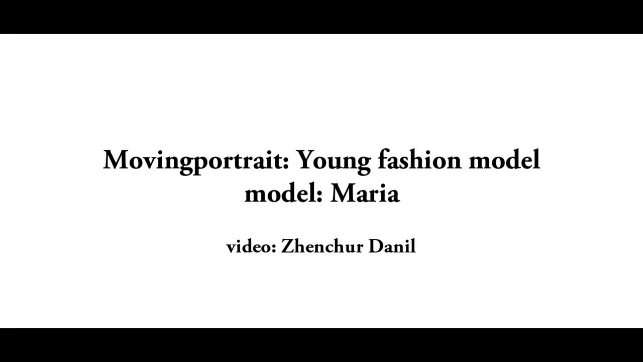 Movingportrait: Young fashion model  