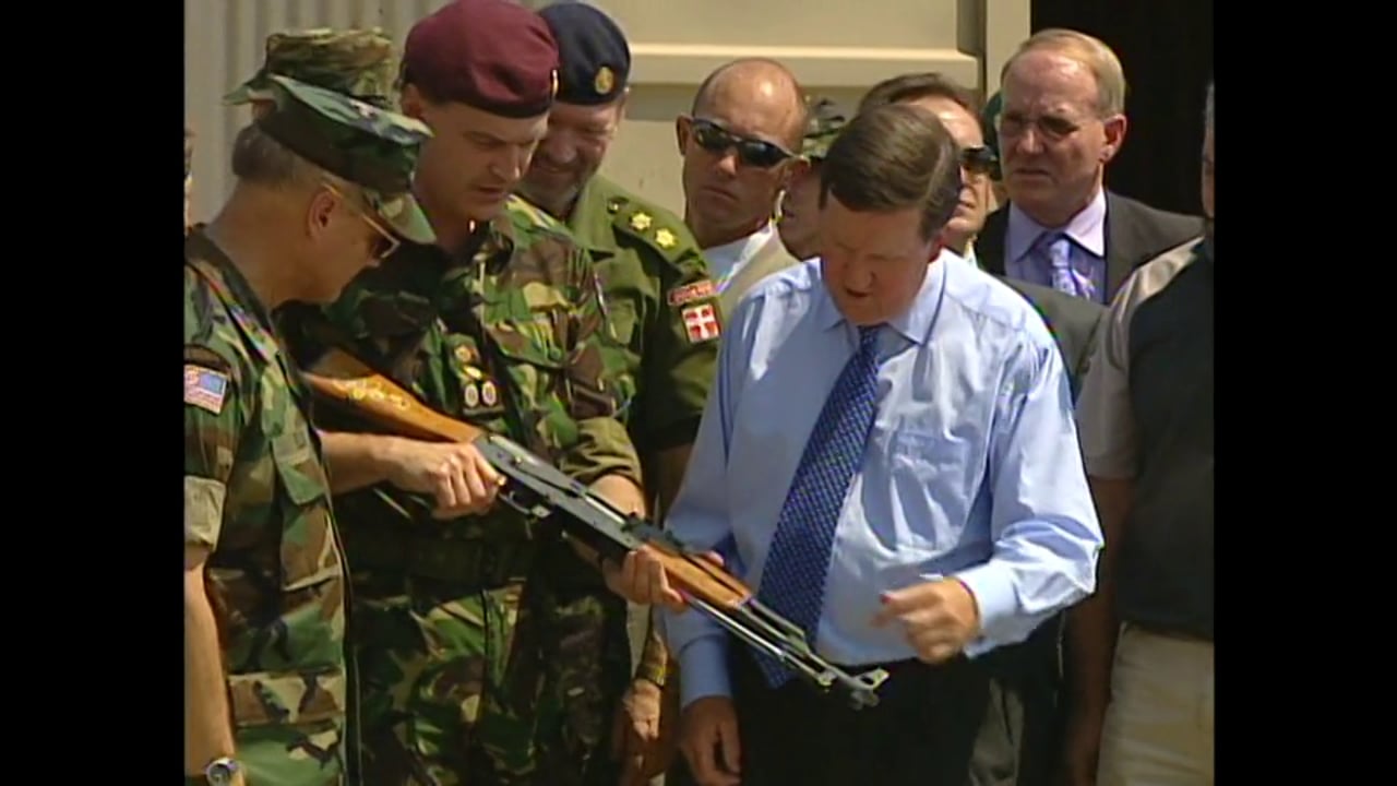 Macedonia Aug 2001 - NATO Chief Assesses Peace Process