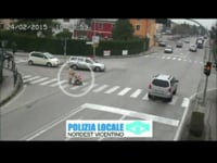 DUEVILLE – TRAGEDIA SFIORATA AL SEMAFORO (il video)