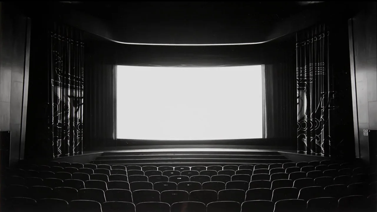 Theater vimeo. Хироси Сугимото. Сцена кинотеатра. Черно белый кинотеатр. Темный фон кинотеатр.