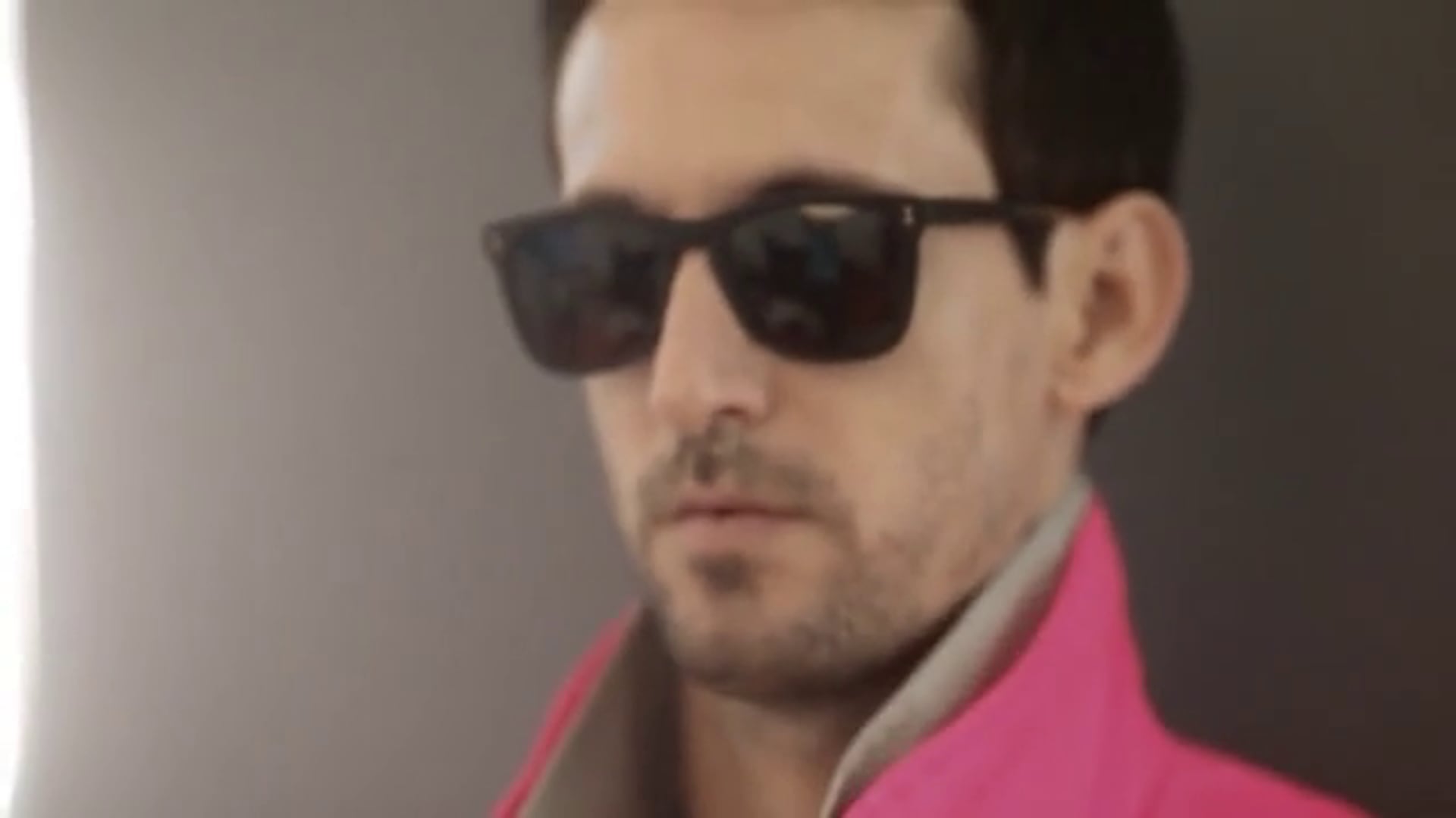 כתבת פנאי פלוס - עברי לידר מלך השיק