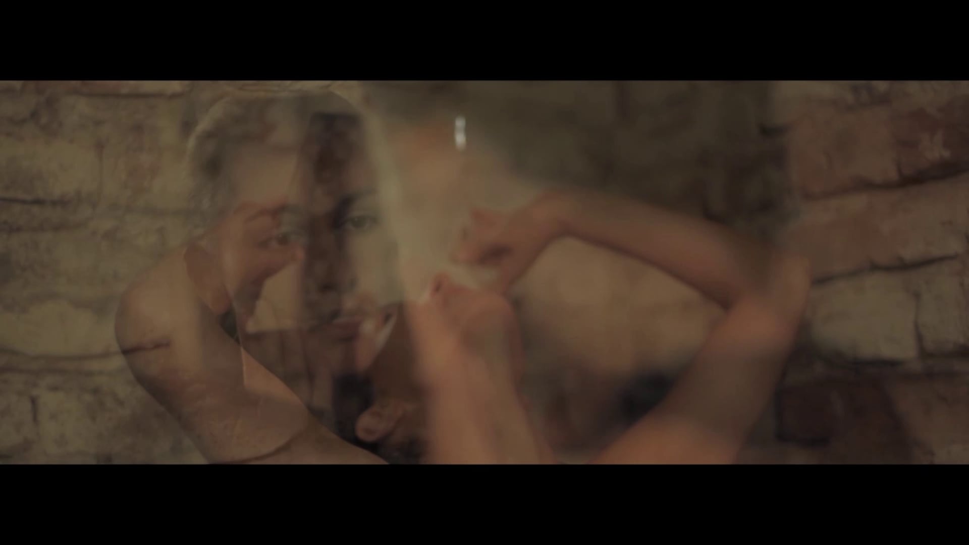 teaser encore une fois