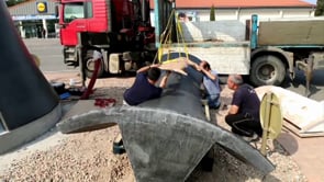 L'Escala inaugura una nova escultura de Lluís Roura