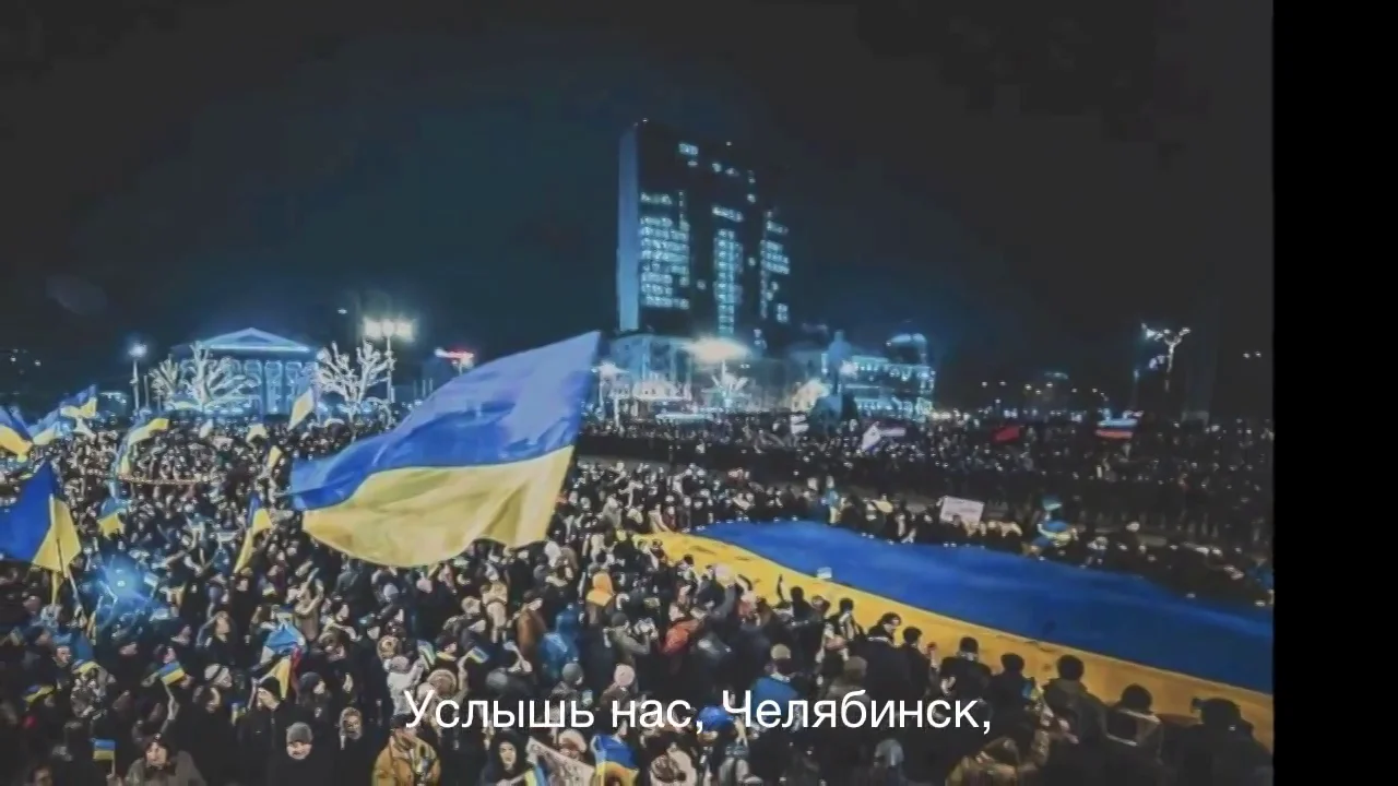 Гимн донбасса видео. Украинские митинги Донецк 2014. Украинский флаг в Донецке. Майдан Донецк.