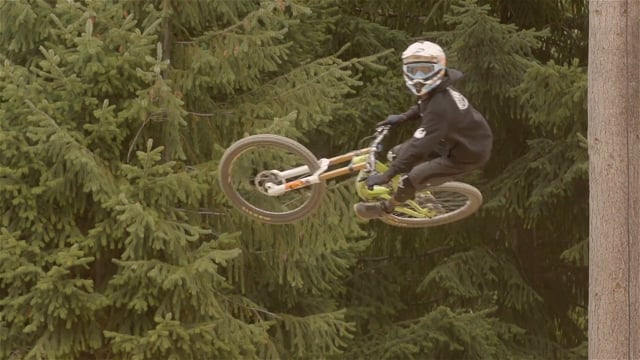 Eliot Jackson tears up Queenstown from Pivot Cycles