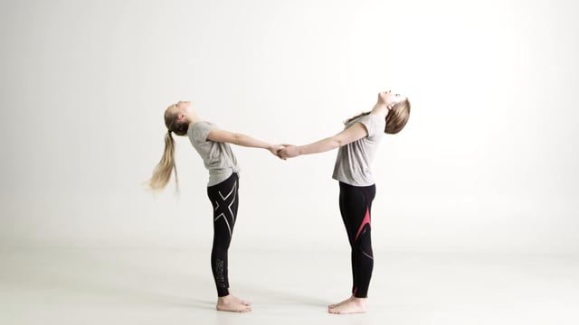 Paryoga med Jenny og Natalie - Tid: 5 min