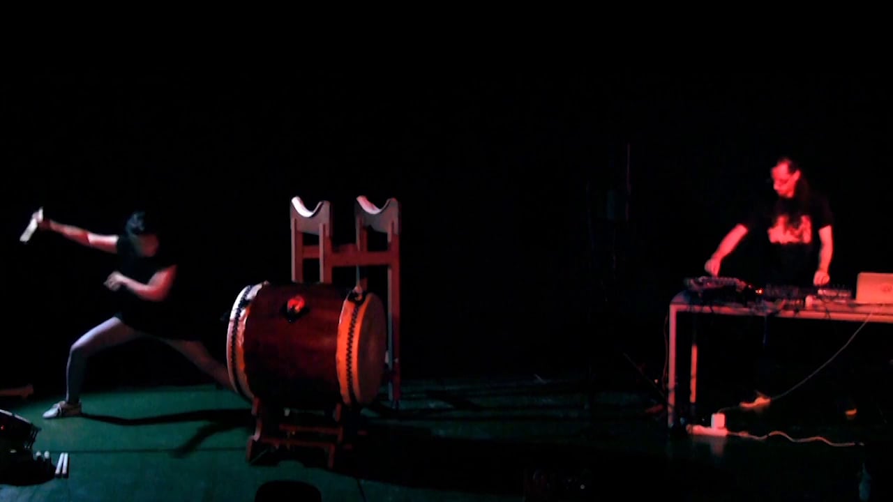 Center no Distractor @ Modern Body Festival 2014: That which is swan and ivy