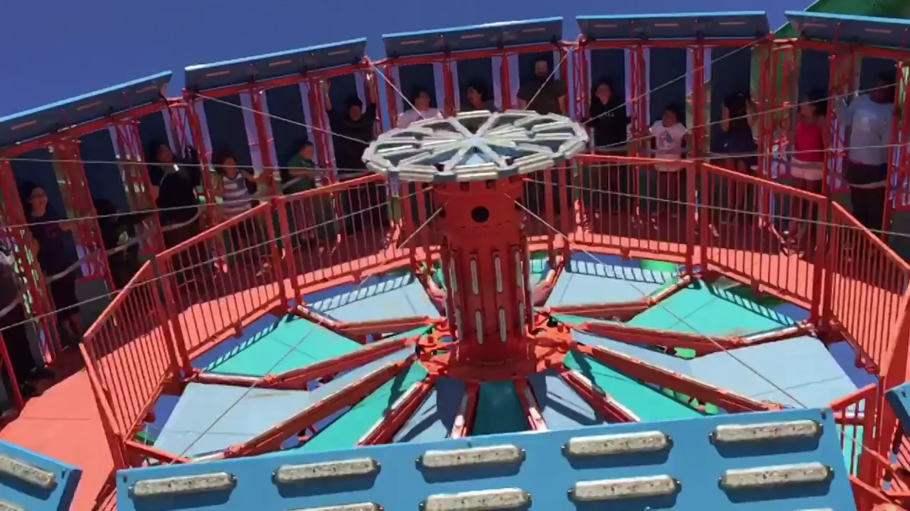 Rides Cyclone Slo Mo