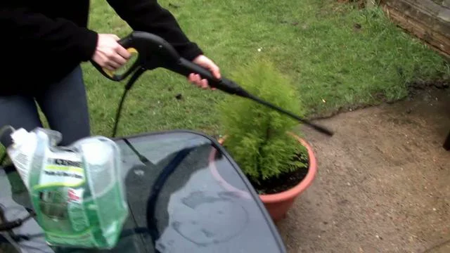 Karcher K2.14 Pressure Washer Demonstration 