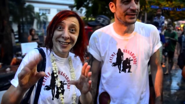 GIUSY ZENERE, TURISMO E IRONIA FRA GLI ITALIANI NEL MONDO