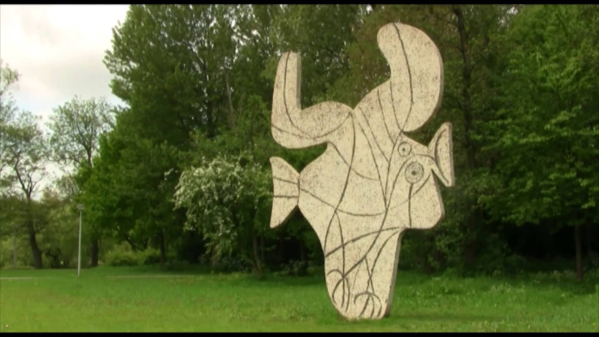 Figure découpée l’Oiseau, Vondelpark, Amsterdam, Pablo Picasso on Vimeo